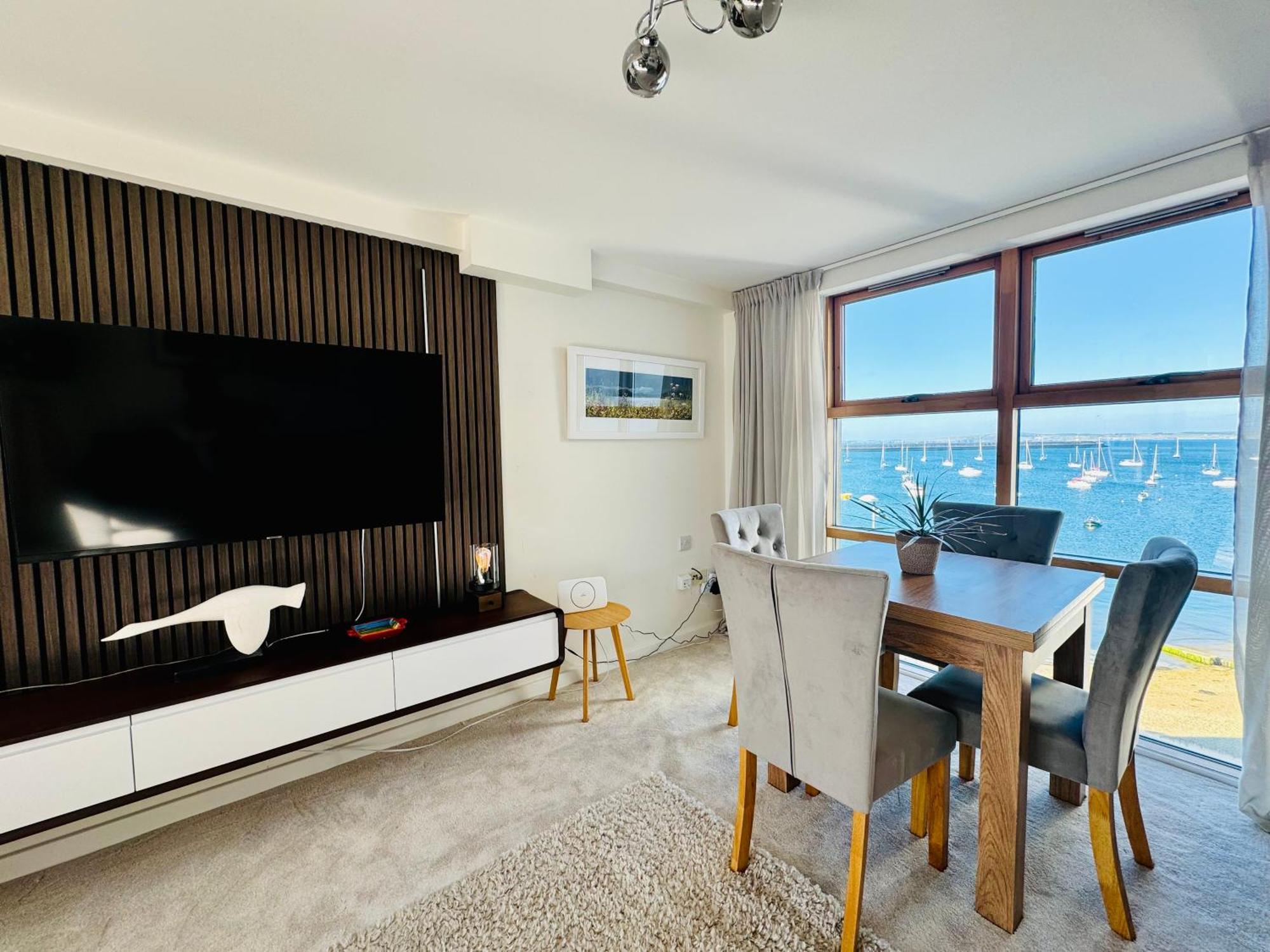 Marina Sea View Apt - Second Floor With Lift, Modern โฮลีเฮด ภายนอก รูปภาพ